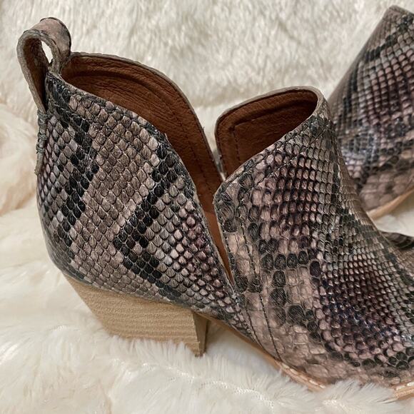 Jeffrey Campbell Rosalee Ankle Booties - Picture 6 of 8